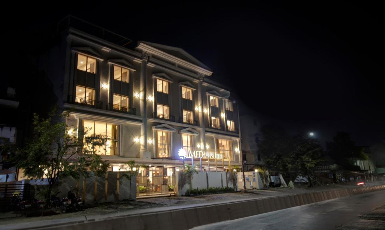 Treebo Premium Median Inn Nagpur Exterior foto