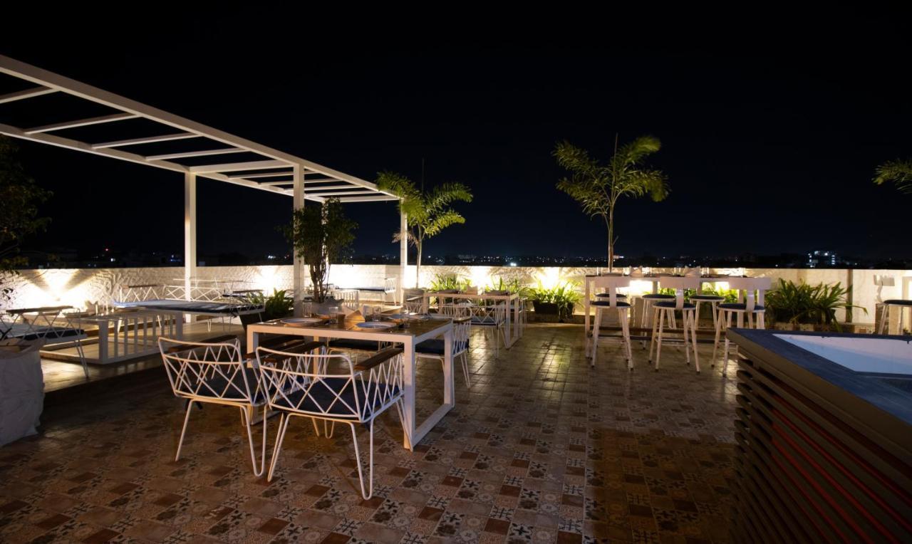 Treebo Premium Median Inn Nagpur Exterior foto