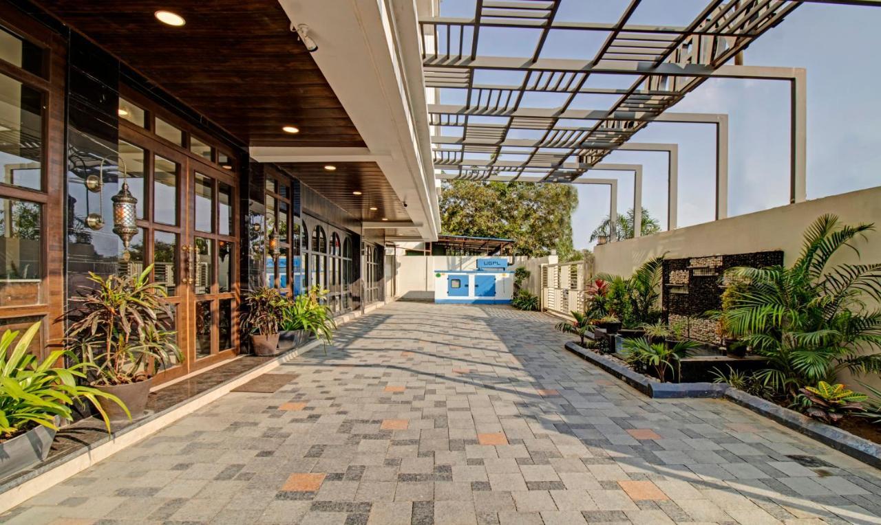 Treebo Premium Median Inn Nagpur Exterior foto
